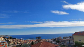 La Casa di Ermes - Ampio luminoso appartamento a due passi dal centro, San Remo